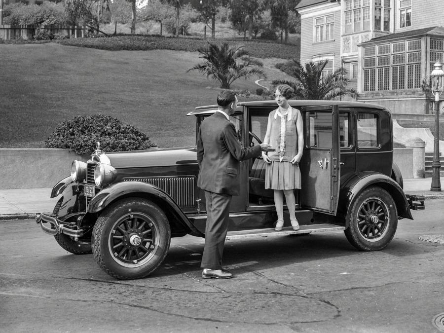  Hudson Super Six Sedan 1927 года  (фото 1 из 2)